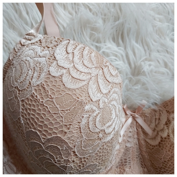 3/$20 38DD Beige Lace Demi Underwire Lined Bra - Picture 2 of 4